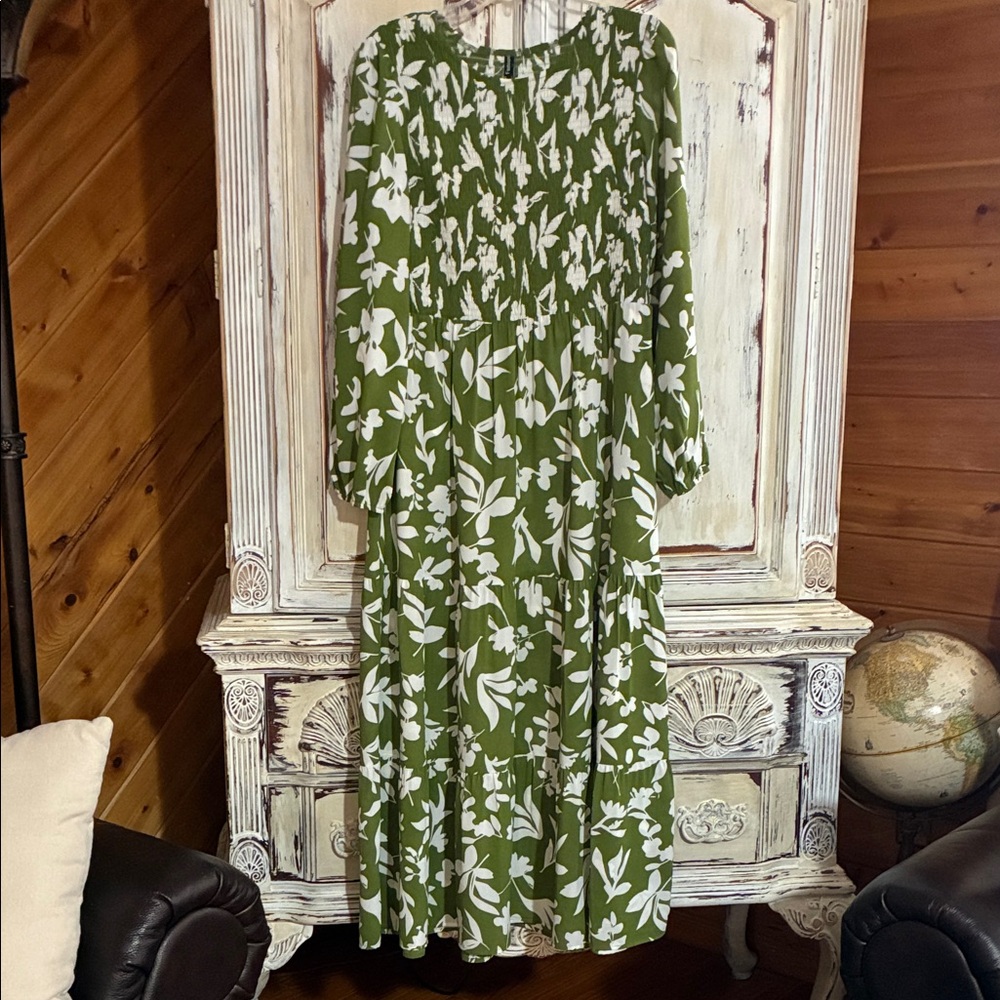 Fashion Bug Green and White Floral Long Sleeve Dress